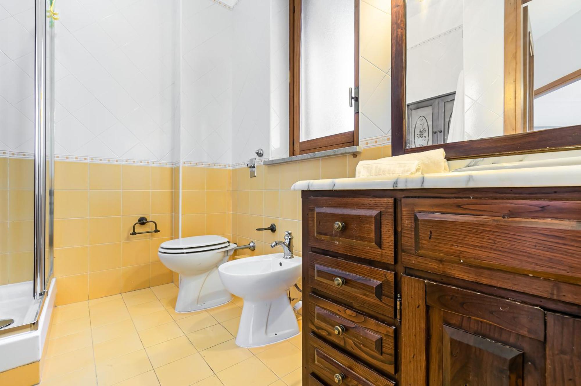 Palazzo Reale & Piazza Indipendenza Roomy Flat Палермо Екстериор снимка
