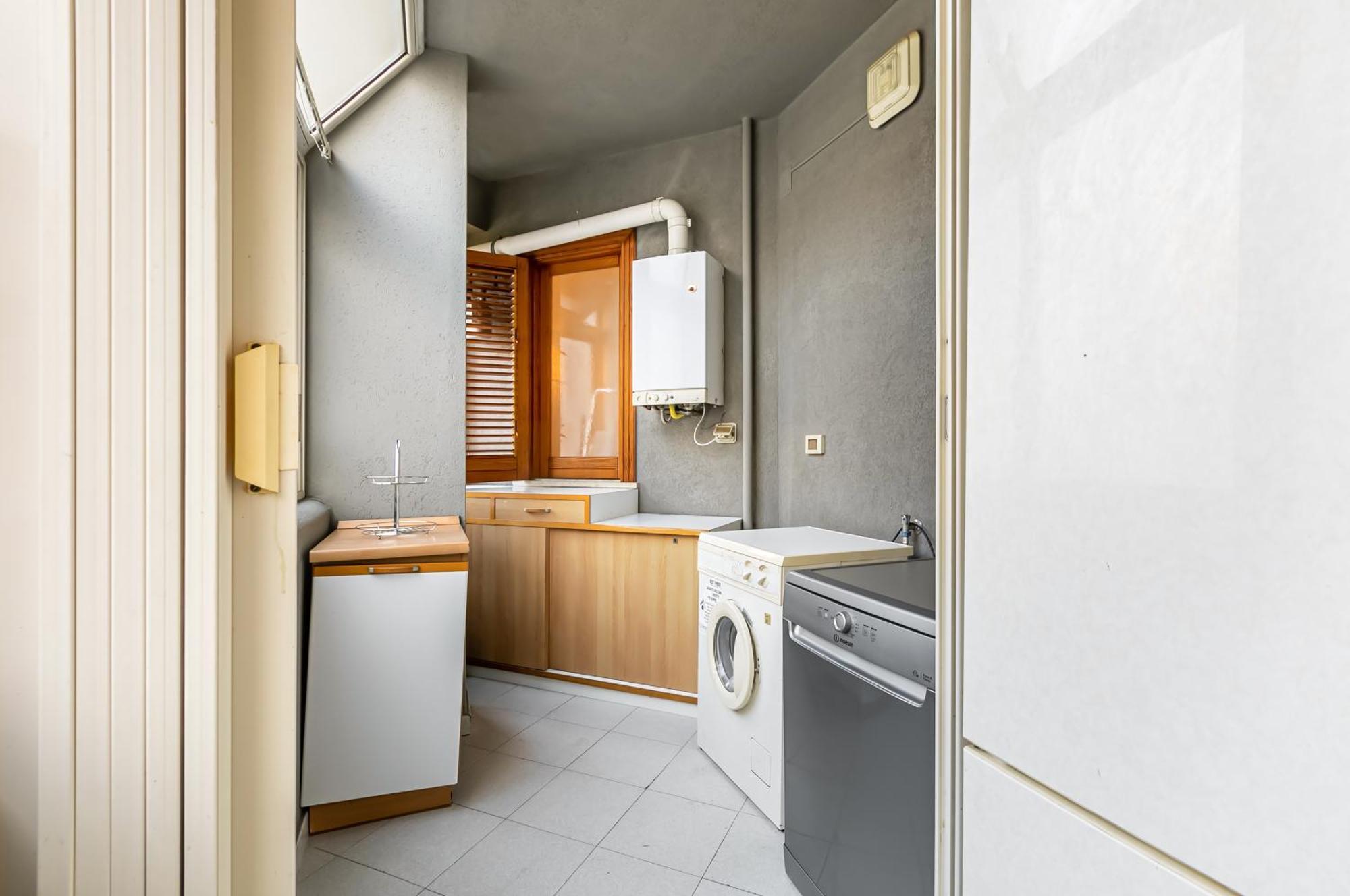 Palazzo Reale & Piazza Indipendenza Roomy Flat Палермо Екстериор снимка