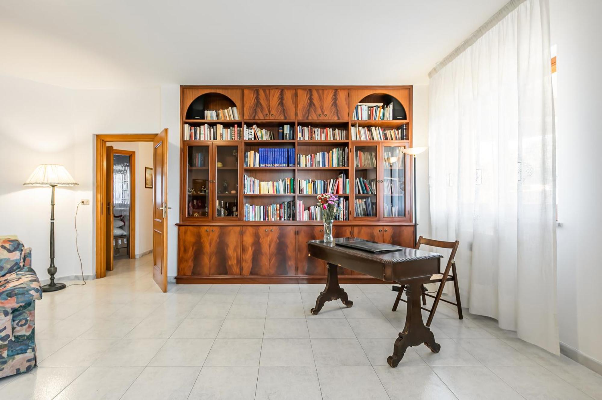 Palazzo Reale & Piazza Indipendenza Roomy Flat Палермо Екстериор снимка